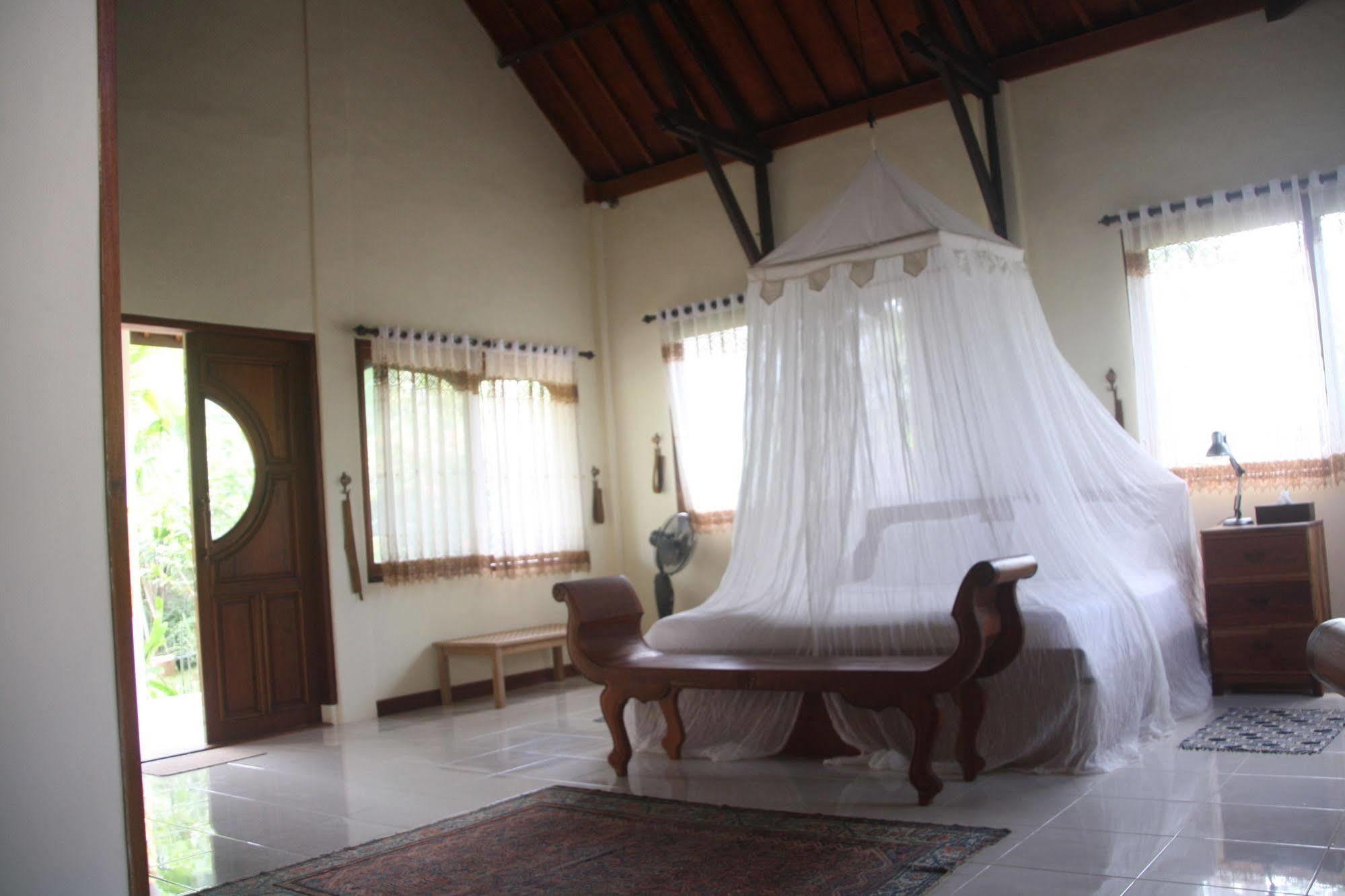 ホテル Hibiscus House Bali ペムテラン エクステリア 写真