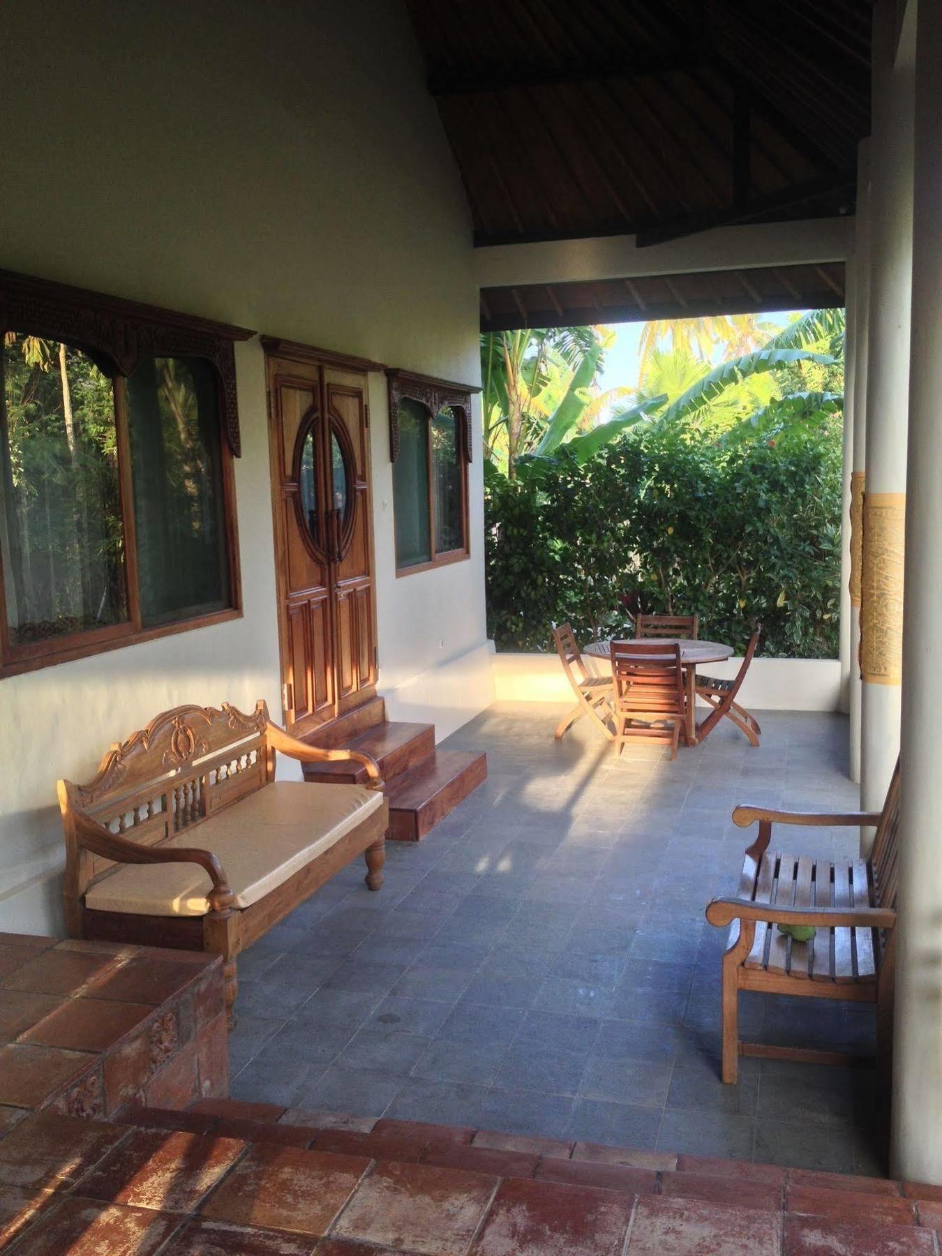 ホテル Hibiscus House Bali ペムテラン エクステリア 写真