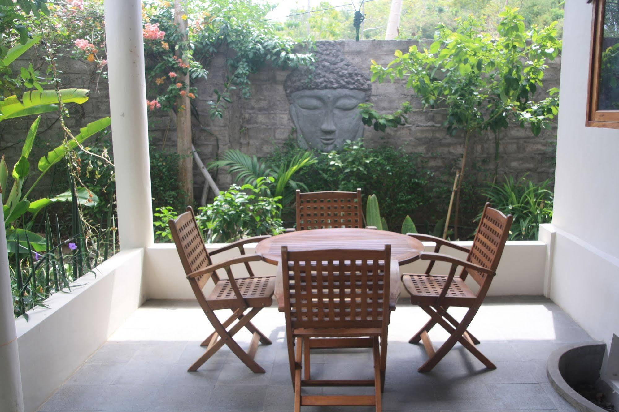 ホテル Hibiscus House Bali ペムテラン エクステリア 写真