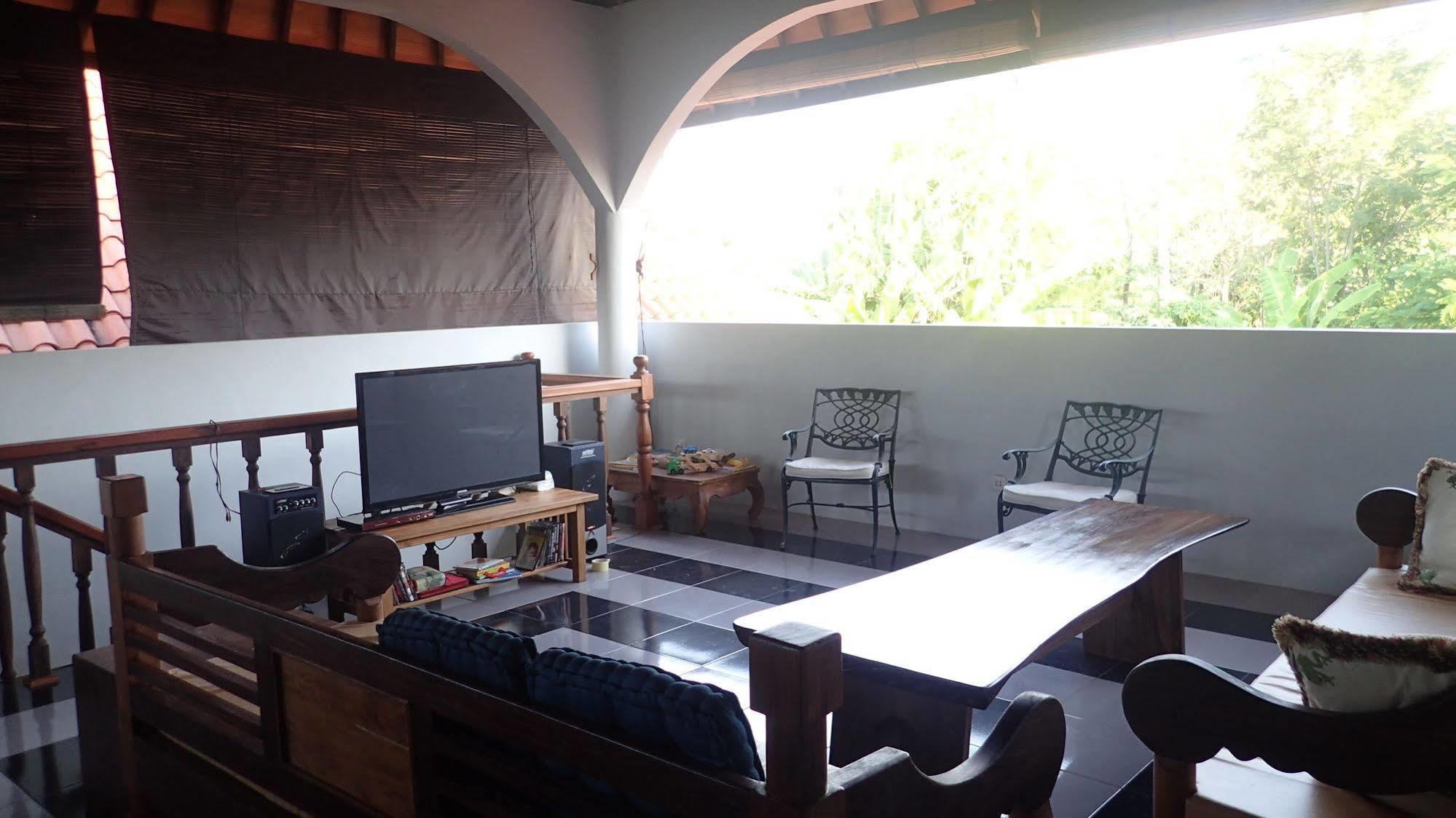 ホテル Hibiscus House Bali ペムテラン エクステリア 写真